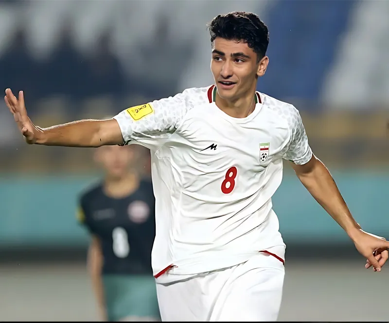 بیوگرافی امیرمحمد رزاقی نیا از شروع فوتبال تا علایق