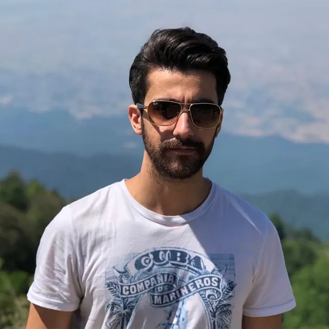عکس و بیوگرافی آرمین خزائلی