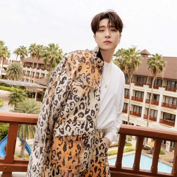 عکس یونگجه در بیوگرافی اعضای گروه گات سون (GOT7)