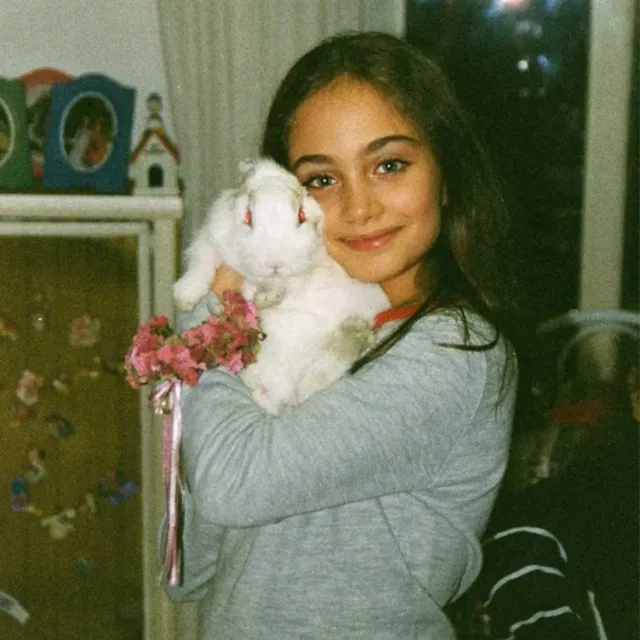 عکس کودکی دنیز کاپتسا (Denise Capezza)