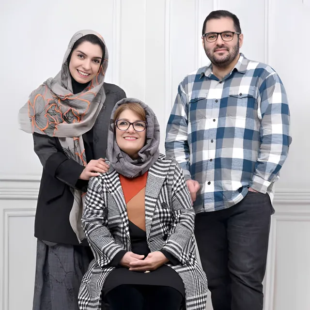 مادر و برادر الیکا عبدالرزاقی