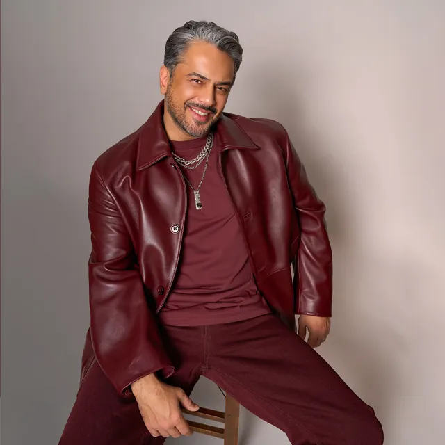 بیوگرافی امره آلتوغ (Emre Altuğ)