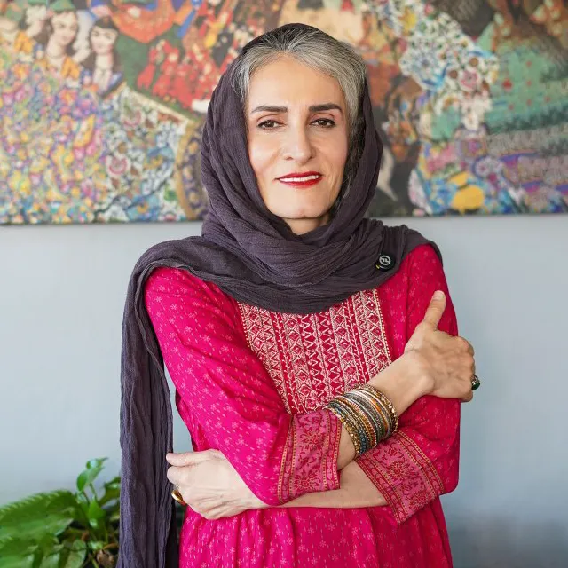 آتیه جاوید (مادر گلرخ)