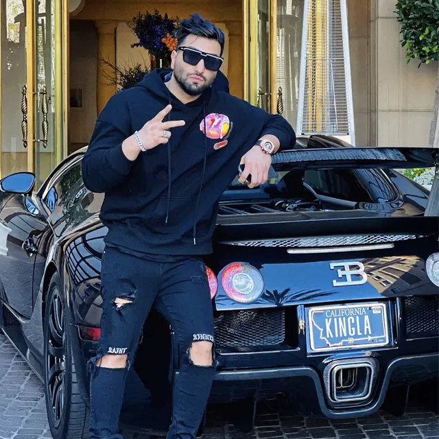 ماشین حسین تهی