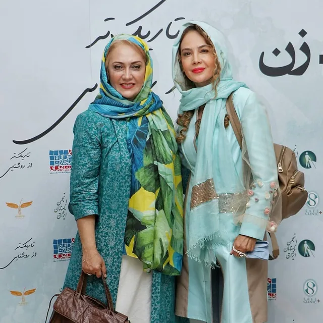 عکس شیرین بینا و خواهرش نگین صدق گویا