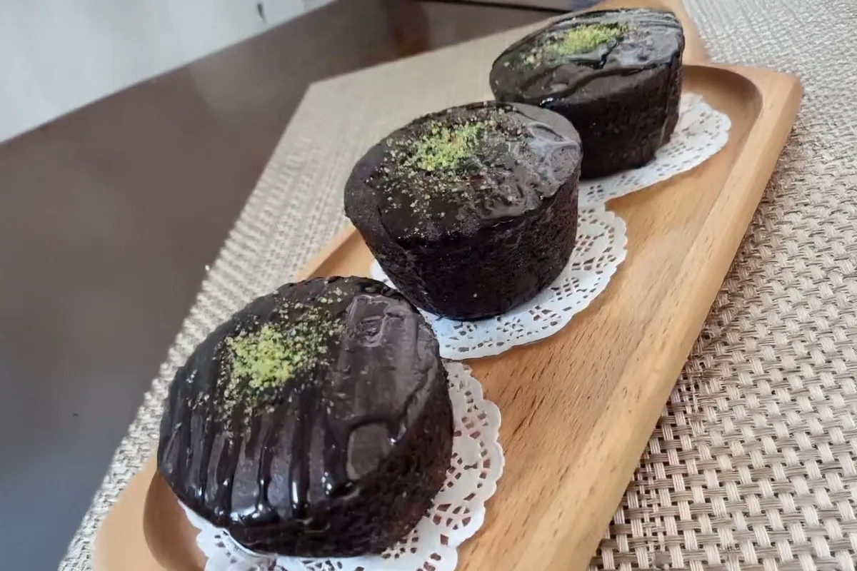 طرز تهیه کیک فنجونی (شکلاتی) در تابه با طعم بی نظیر