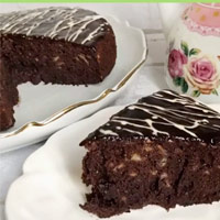 طرز تهیه کیک موز و شکلات بدون فر با فیلم مراحل