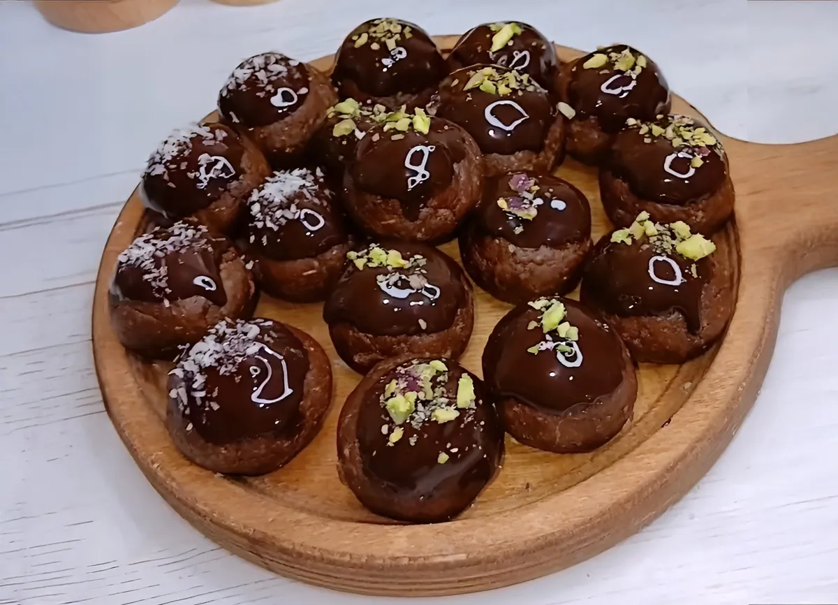 طرز تهیه ۲۰ عدد شیرینی مغزدار در ۱۰ دقیقه (بدون پخت و پز)
