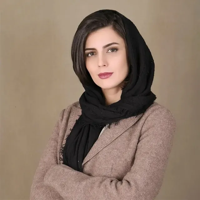 عکس با آرایش لیلا حاتمی