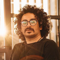 هومن شاهی کیست