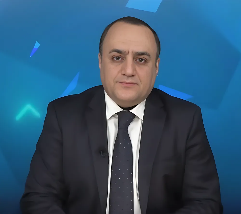 بیوگرافی مهدی مهدوی آزاد از زندان تا ایران اینترنشنال