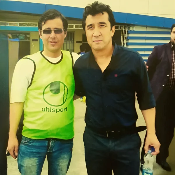 ناصر غلامی هوجقان در کنار خداداد عزیزی