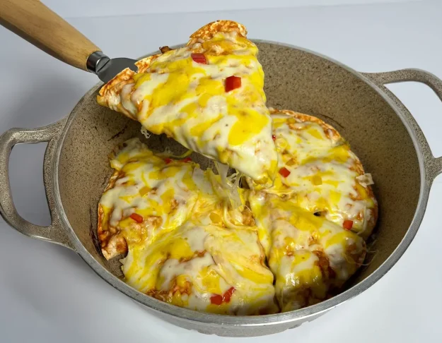 طرز تهیه پیتزا با نان لواش بدون فر، بدون خمیر (فوری)
