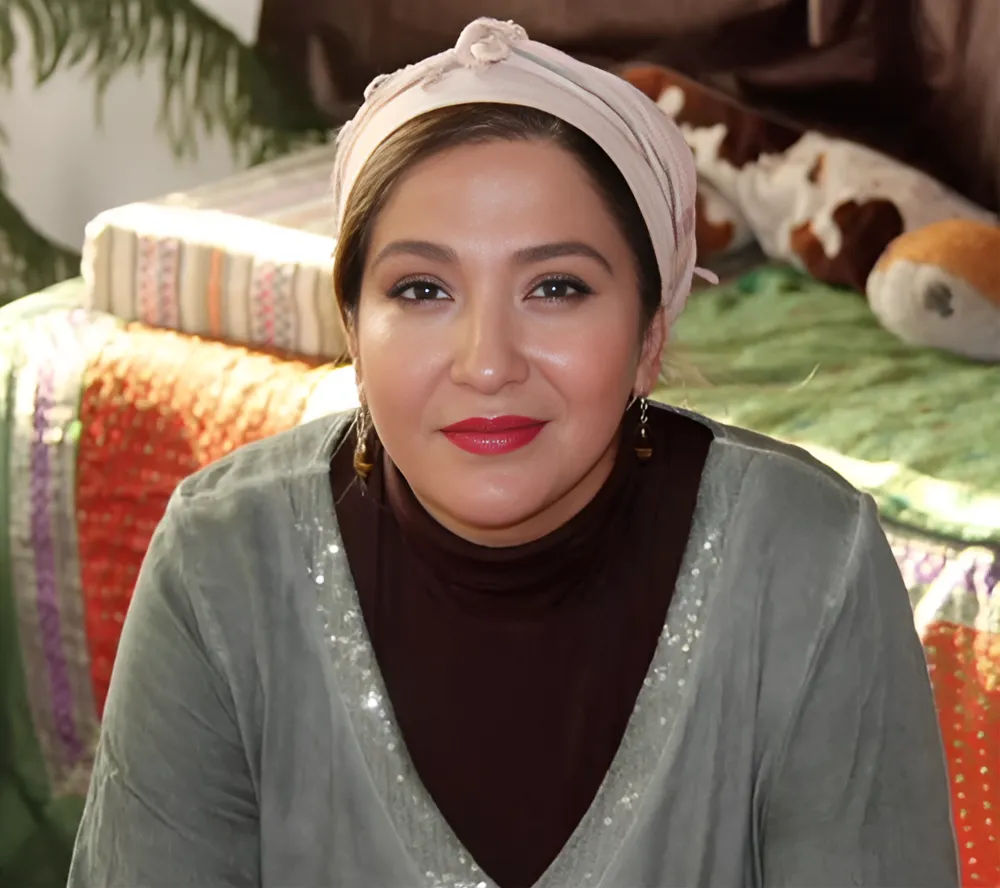 بیوگرافی ساغر عزیزی از زندگی سخت تا بازیگری و دخترش